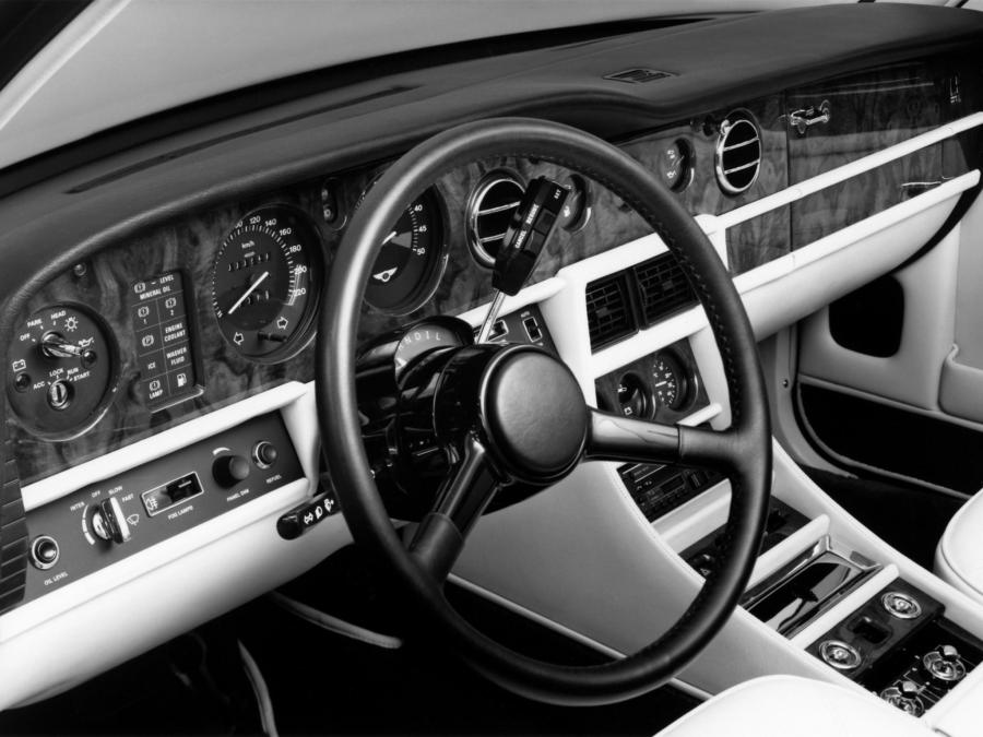 Панель приборов Bentley Turbo R 1989 года  (фото 12 из 12)
